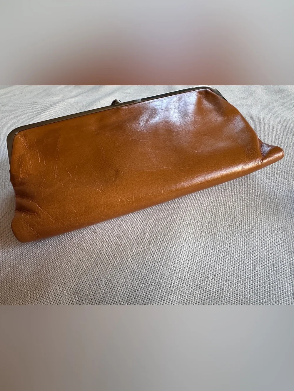 HOBO Lauren Clutch Wallet Polished Leather in Truffle